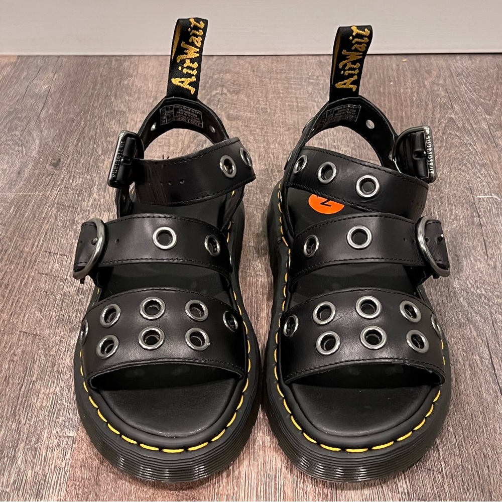 Dr. Martens Gryphon Leather Sandals Wmns 7 - NWOT - Picture 3 of 8